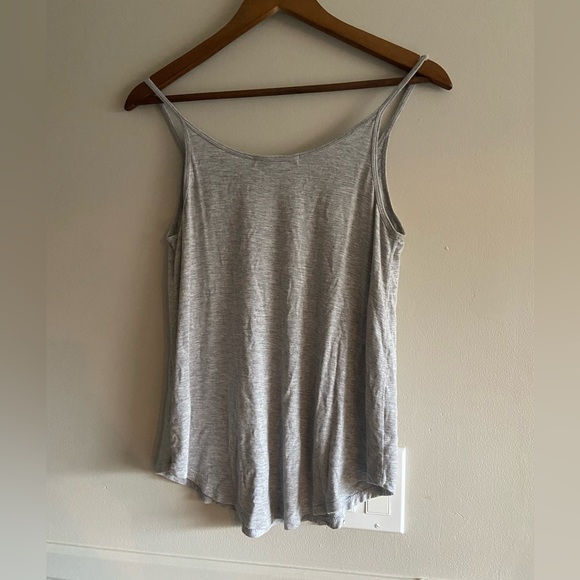 ❣️ FREE ADD ON ❣️for bundles over $20 SWS Essentials basic gray tank - Picture 2 of 5